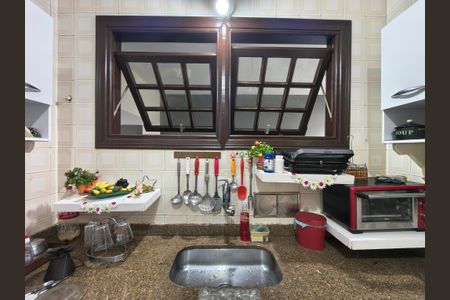 Casa de condomínio à venda com 180m², 4 quartos e 2 vagas Casa de condomínio à venda com 180m², 4 quartos e 2 vagasCozinha