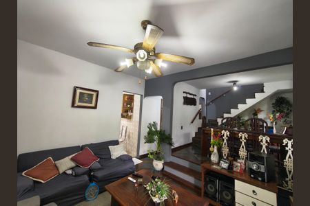 Casa de condomínio à venda com 180m², 4 quartos e 2 vagas Casa de condomínio à venda com 180m², 4 quartos e 2 vagasSala