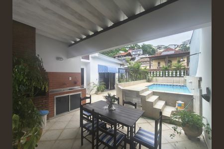 Casa de condomínio à venda com 180m², 4 quartos e 2 vagas Casa de condomínio à venda com 180m², 4 quartos e 2 vagasÁrea comum
