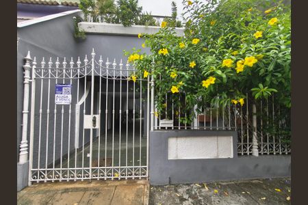 Casa de condomínio à venda com 180m², 4 quartos e 2 vagas Casa de condomínio à venda com 180m², 4 quartos e 2 vagasFachada