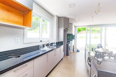 Cozinha de casa para alugar com 3 quartos, 350m² em Jardim Sabará, Porto Alegre