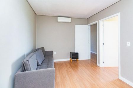 Sala 2 de casa para alugar com 3 quartos, 350m² em Jardim Sabará, Porto Alegre