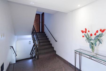 Apartamento à venda com 263m², 4 quartos e 4 vagasHall social