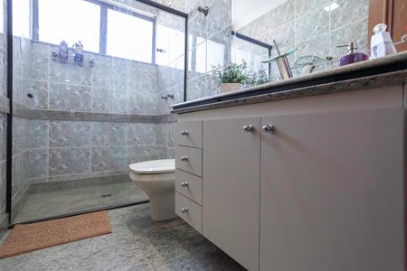 Apartamento à venda com 263m², 4 quartos e 4 vagasBanheiro social 