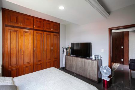 Apartamento à venda com 263m², 4 quartos e 4 vagasCobertura - Suíte 2