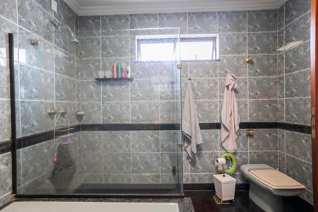 Apartamento à venda com 263m², 4 quartos e 4 vagasCobertura - Banheiro da suíte 2