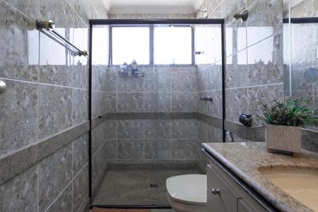 Apartamento à venda com 263m², 4 quartos e 4 vagasBanheiro social 