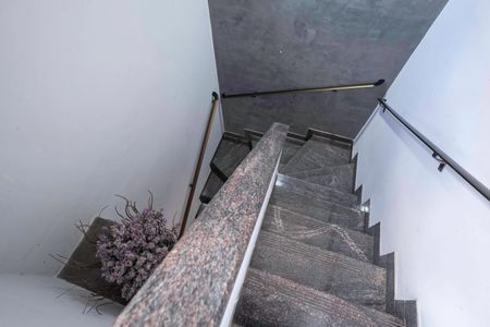 Apartamento à venda com 263m², 4 quartos e 4 vagasEscada