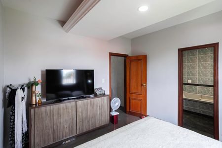 Apartamento à venda com 263m², 4 quartos e 4 vagasCobertura - Suíte 2