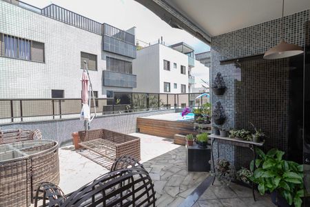 Apartamento à venda com 263m², 4 quartos e 4 vagasCobertura