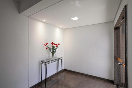 Apartamento à venda com 263m², 4 quartos e 4 vagasHall social