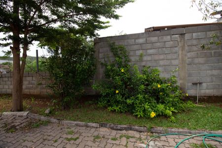 Casa de condomínio para alugar com 250m², 3 quartos e 2 vagasQuintal