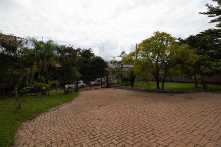 Casa de condomínio para alugar com 250m², 3 quartos e 2 vagasQuintal