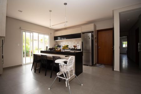 Casa de condomínio para alugar com 250m², 3 quartos e 2 vagasCozinha