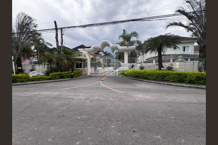 Casa de condomínio à venda com 282m², 4 quartos e 5 vagasFachada