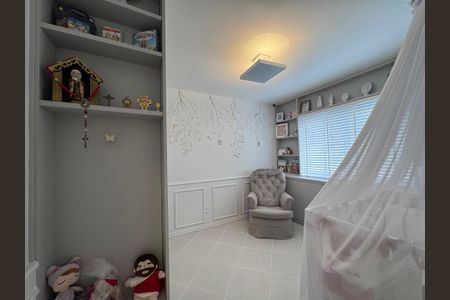 Casa de condomínio à venda com 282m², 4 quartos e 5 vagasQuarto 2