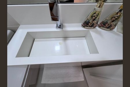 Casa de condomínio à venda com 282m², 4 quartos e 5 vagasLavabo