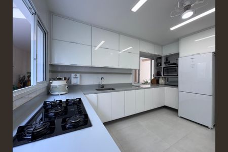 Casa de condomínio à venda com 282m², 4 quartos e 5 vagasCozinha