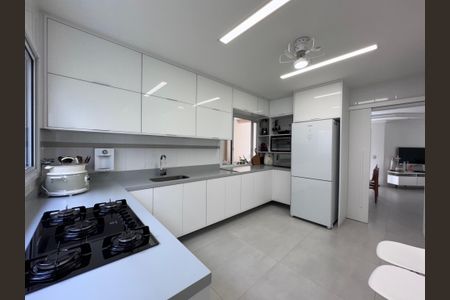 Casa de condomínio à venda com 282m², 4 quartos e 5 vagasCozinha