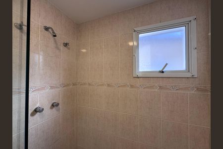 Casa de condomínio à venda com 282m², 4 quartos e 5 vagasSuíte 1 - Banheiro