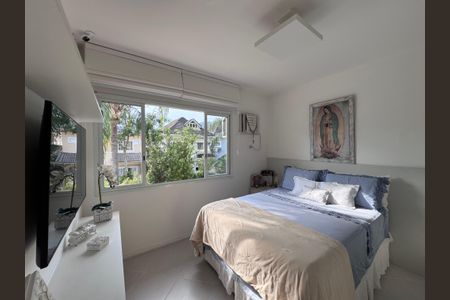 Casa de condomínio à venda com 282m², 4 quartos e 5 vagasSuíte 2