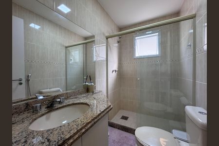 Casa de condomínio à venda com 282m², 4 quartos e 5 vagasBanheiro Social