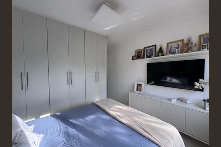 Casa de condomínio à venda com 282m², 4 quartos e 5 vagasSuíte 2