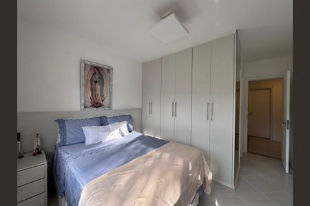 Casa de condomínio à venda com 282m², 4 quartos e 5 vagasSuíte 2