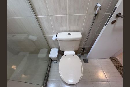Casa de condomínio à venda com 282m², 4 quartos e 5 vagasBanheiro Social