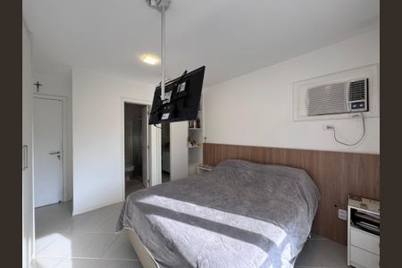 Casa de condomínio à venda com 282m², 4 quartos e 5 vagasSuíte 1