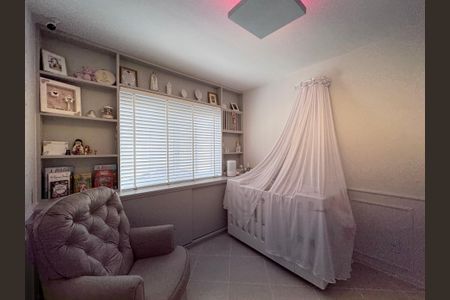 Casa de condomínio à venda com 282m², 4 quartos e 5 vagasQuarto 2