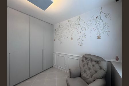 Casa de condomínio à venda com 282m², 4 quartos e 5 vagasQuarto 2