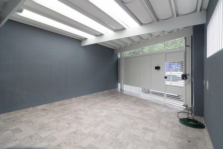 Casa à venda com 161m², 3 quartos e 2 vagas Casa à venda com 161m², 3 quartos e 2 vagasGaragem