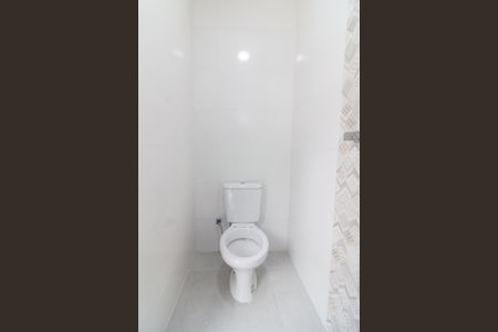 Casa à venda com 161m², 3 quartos e 2 vagas Casa à venda com 161m², 3 quartos e 2 vagasBanheiro da edícula