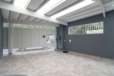 Casa à venda com 161m², 3 quartos e 2 vagas Casa à venda com 161m², 3 quartos e 2 vagasGaragem