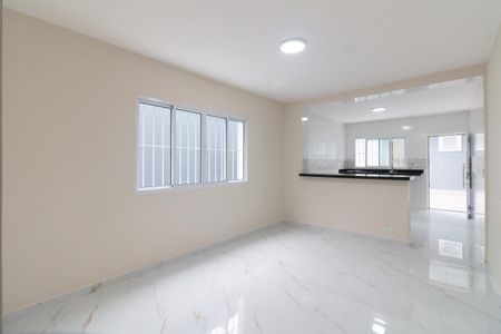 Casa à venda com 161m², 3 quartos e 2 vagas Casa à venda com 161m², 3 quartos e 2 vagasSala de Jantar