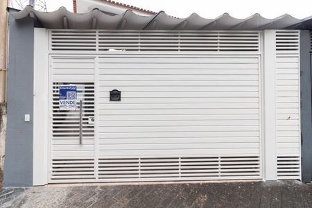 Casa à venda com 161m², 3 quartos e 2 vagas Casa à venda com 161m², 3 quartos e 2 vagasFachada