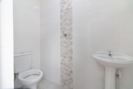 Casa à venda com 161m², 3 quartos e 2 vagas Casa à venda com 161m², 3 quartos e 2 vagasBanheiro da edícula