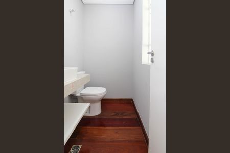 Casa para alugar com 500m², 5 quartos e 4 vagasLavabo 2