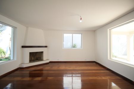 Casa à venda com 500m², 5 quartos e 4 vagasSala