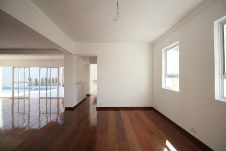 Casa à venda com 500m², 5 quartos e 4 vagasSala
