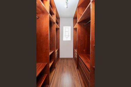 Casa para alugar com 500m², 5 quartos e 4 vagasCloset da suíte 1