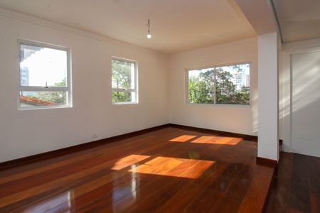 Casa para alugar com 500m², 5 quartos e 4 vagasSala 