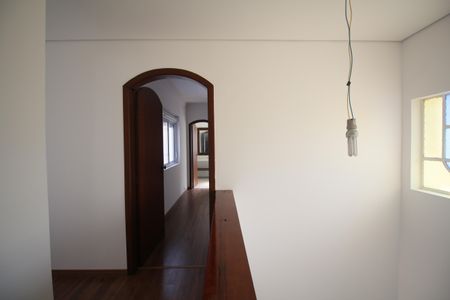 Casa à venda com 500m², 5 quartos e 4 vagasCorredor Quartos