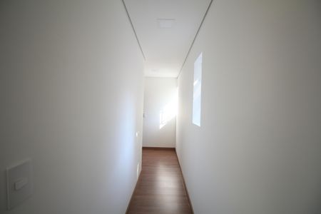 Casa à venda com 500m², 5 quartos e 4 vagasCorredor Quartos