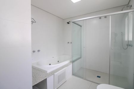 Casa para alugar com 500m², 5 quartos e 4 vagasBanheiro da Suíte 1