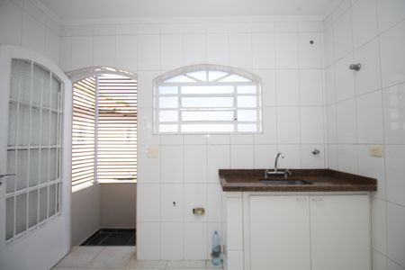 Casa à venda com 500m², 5 quartos e 4 vagasCasa do caseiro - Cozinha