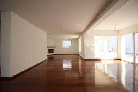 Casa à venda com 500m², 5 quartos e 4 vagasSala