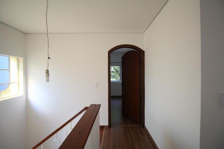 Casa à venda com 500m², 5 quartos e 4 vagasCorredor Quartos