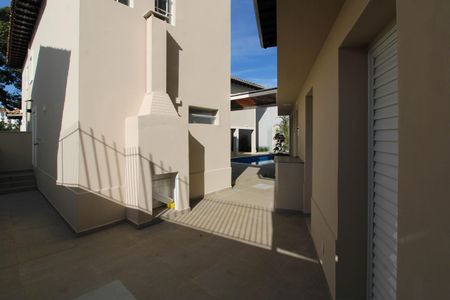 Casa para alugar com 500m², 5 quartos e 4 vagasCorredor de serviço 